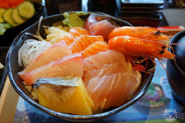 ※ 東海鮮魚道 ※【星羽愛美食-台中南屯】原喜多樂轉型平價丼飯，價格平實鮭魚軟嫩鮮美-東海鮮魚道