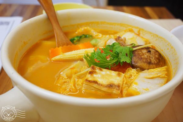 ※ 青木和洋食彩AOKI ※ 【星羽愛美食-台中】裝潢明亮寬敞舒適-AOKI ※ 青木和洋食彩AOKI ※ 【星羽愛美食-台中】裝潢明亮寬敞舒適-AOKI