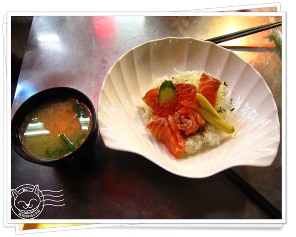 ※ 一本壽司 ※【星羽愛美食-台中】逼逼撥撥鮭魚卵，狂推激推平價日本料理~-一本壽司