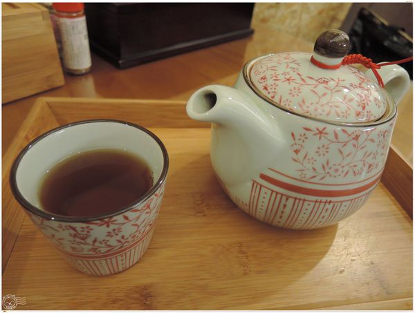 ※ 丸太拉麵 ※【星羽是吃貨-台中】湯濃不鹹膩很好喝，叉燒軟香噴噴偏台式好吃拉麵~-丸太拉麵