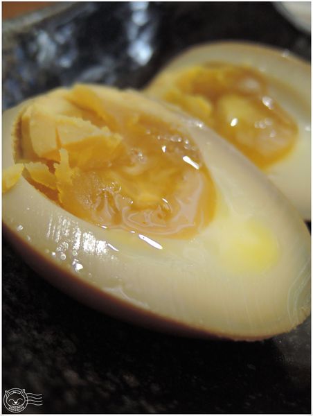 ※ 丸太拉麵 ※【星羽是吃貨-台中】湯濃不鹹膩很好喝，叉燒軟香噴噴偏台式好吃拉麵~-丸太拉麵