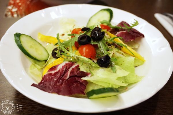 ※ Prem譜戀異國料理餐廳 ※ 【星羽愛美食-台中】團購網美食再一發，旱溪夜市附近竟有城市仙境!!-Prem