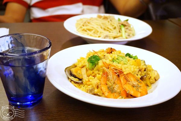 ※ Prem譜戀異國料理餐廳 ※ 【星羽愛美食-台中】團購網美食再一發，旱溪夜市附近竟有城市仙境!!-Prem