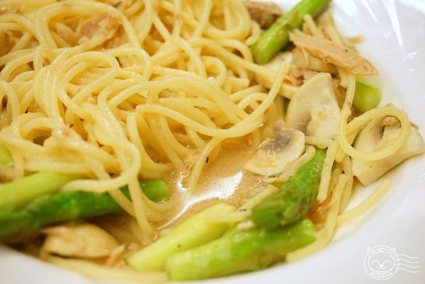※ Prem譜戀異國料理餐廳 ※ 【星羽愛美食-台中】團購網美食再一發，旱溪夜市附近竟有城市仙境!!-Prem