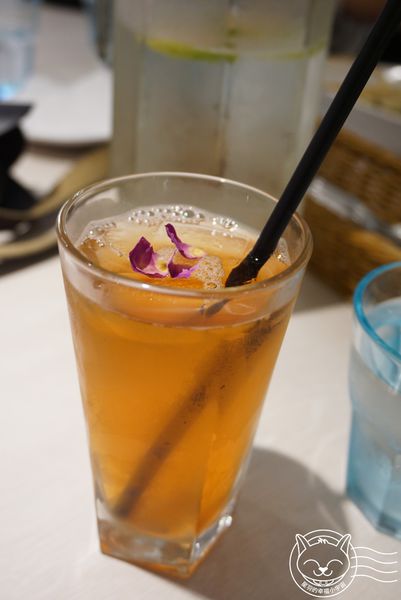 ※ 恬心朵朵 ※【星羽愛美食-台中】彰化名店開設台中分店,麻油猴頭菇燉飯特別又美味~。-Lily White Cafe ※ 恬心朵朵 ※【星羽愛美食-台中】彰化名店開設台中分店,麻油猴頭菇燉飯特別又美味~。-Lily White Cafe
