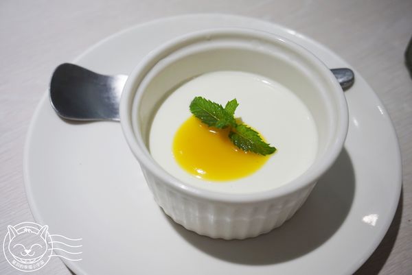 ※ 恬心朵朵 ※【星羽愛美食-台中】彰化名店開設台中分店，麻油猴頭菇燉飯特別又美味~。-Lily White Cafe