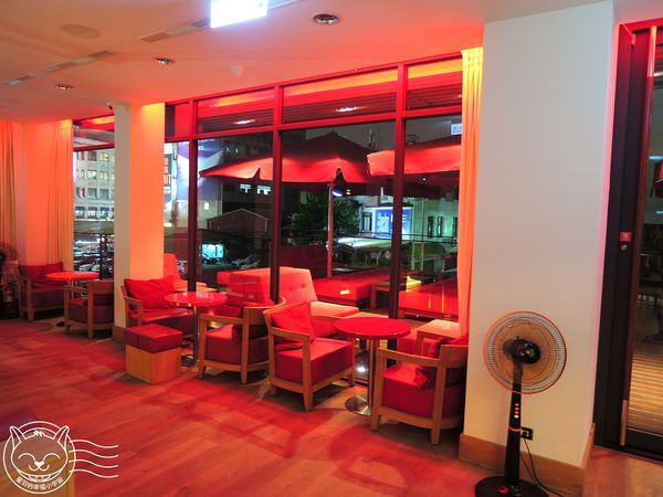 ※ Vapiano ※【星羽愛美食-台中】環境排場還不錯，自助點菜端菜有點累，寬版麵感情太好通通黏做夥~。-Vapiano