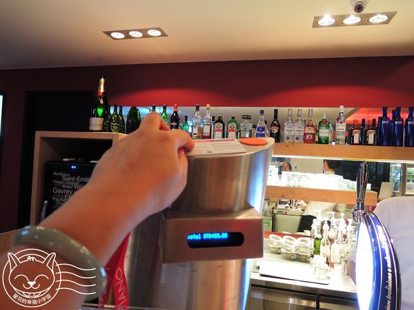 ※ Vapiano ※【星羽愛美食-台中】環境排場還不錯，自助點菜端菜有點累，寬版麵感情太好通通黏做夥~。-Vapiano