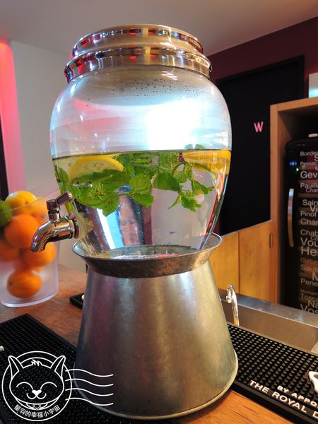 ※ Vapiano ※【星羽愛美食-台中】環境排場還不錯，自助點菜端菜有點累，寬版麵感情太好通通黏做夥~。-Vapiano