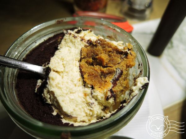 ※ Vapiano ※【星羽愛美食-台中】環境排場還不錯，自助點菜端菜有點累，寬版麵感情太好通通黏做夥~。-Vapiano