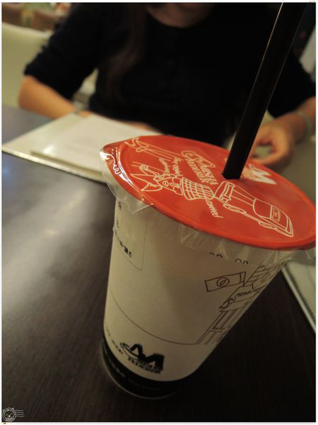 ※ 米夏‧費德爾、彩虹眷村 ※【星羽愛美食-台中】讓人驚艷平價學區美食，起司夾心歐姆蕾滋~-米夏費德爾