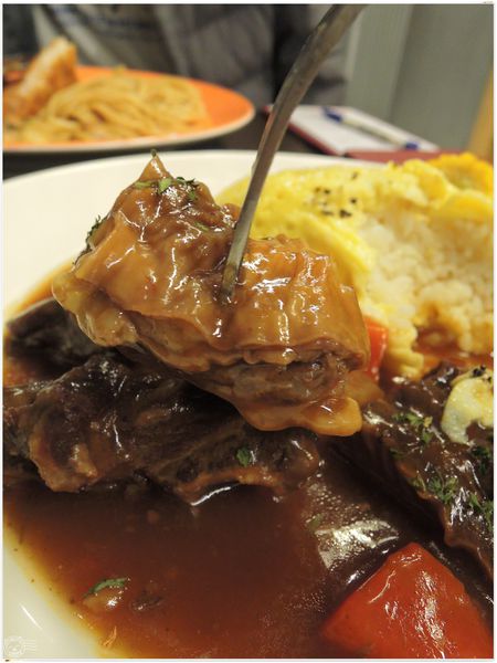 ※ 米夏‧費德爾、彩虹眷村 ※【星羽愛美食-台中】讓人驚艷平價學區美食，起司夾心歐姆蕾滋~-米夏費德爾