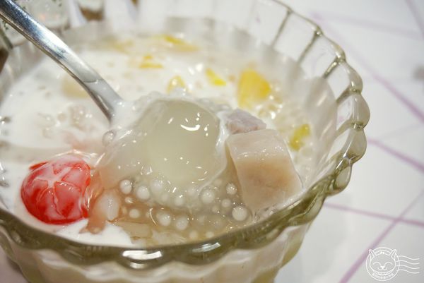 ※ 泰妃堂泰國料理 ※【星羽愛美食-台中西區】中價位美味泰式料理，餐點夠味給料不手軟，破酥包灰熊齁甲!!-泰妃堂泰國料理