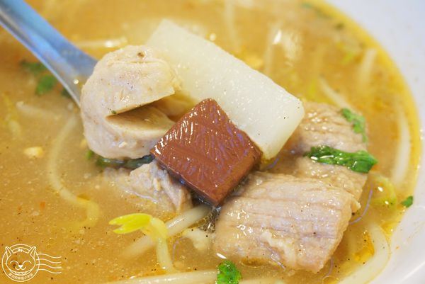 ※ 泰小葉泰國米粉湯專賣店 ※【星羽是吃貨-台中】一個因為喜歡成就的夢想，平價美味料多實在。-泰小葉泰國米粉湯專賣店