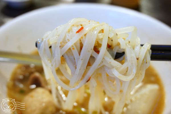 ※ 泰小葉泰國米粉湯專賣店 ※【星羽是吃貨-台中】一個因為喜歡成就的夢想，平價美味料多實在。-泰小葉泰國米粉湯專賣店