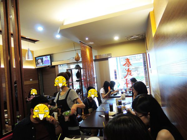 ※ 二分之一泰式小館 ※ 【星羽愛美食-台中】便宜好吃泰式料理，商業午間四人套餐CP值直衝天際-二分之一泰式小館