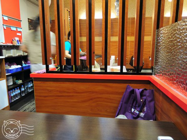 ※ 二分之一泰式小館 ※ 【星羽愛美食-台中】便宜好吃泰式料理，商業午間四人套餐CP值直衝天際-二分之一泰式小館