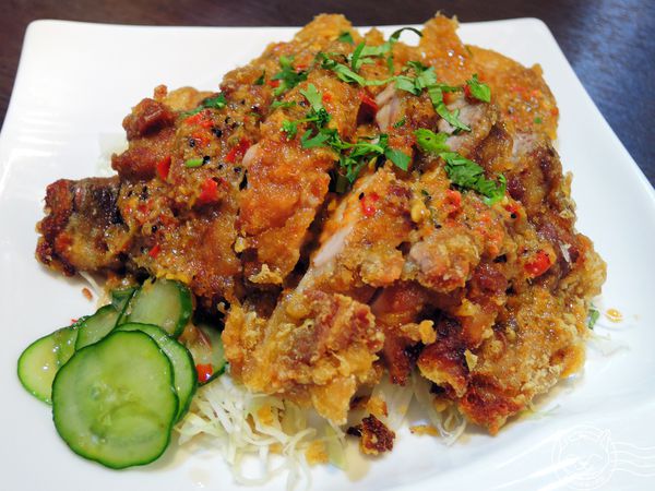 ※ 二分之一泰式小館 ※ 【星羽愛美食-台中】便宜好吃泰式料理，商業午間四人套餐CP值直衝天際-二分之一泰式小館