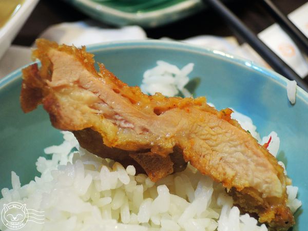 ※ 二分之一泰式小館 ※ 【星羽愛美食-台中】便宜好吃泰式料理，商業午間四人套餐CP值直衝天際-二分之一泰式小館