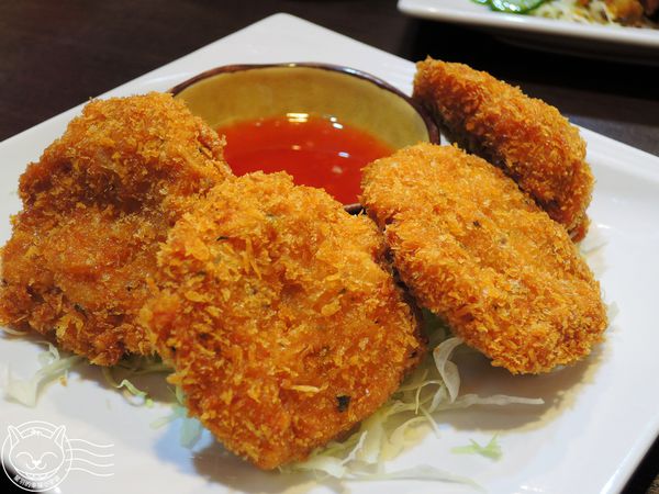 ※ 二分之一泰式小館 ※ 【星羽愛美食-台中】便宜好吃泰式料理，商業午間四人套餐CP值直衝天際-二分之一泰式小館