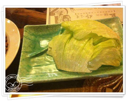 ※ 泰緬阿嬤吃ㄟ乾媽店 ※【星羽愛美食-台中】燈光美氣氛佳，打卡摩摩喳喳超大方的泰式料理~-泰緬阿嬤吃ㄟ乾媽店