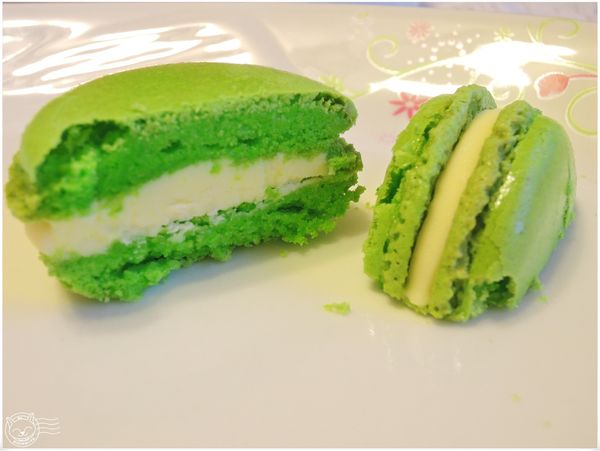※ 傘甘甜點工坊 ※【星羽愛美食-台中】傘下甘味小小店面，馬卡龍果醬蛋糕無一不讓星羽瘋狂-傘甘甜點工坊