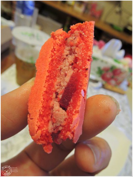 ※ 傘甘甜點工坊 ※【星羽愛美食-台中】傘下甘味小小店面，馬卡龍果醬蛋糕無一不讓星羽瘋狂-傘甘甜點工坊