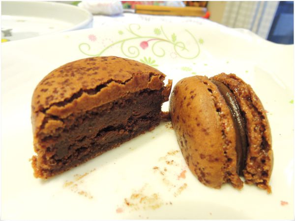 ※ 傘甘甜點工坊 ※【星羽愛美食-台中】傘下甘味小小店面，馬卡龍果醬蛋糕無一不讓星羽瘋狂-傘甘甜點工坊