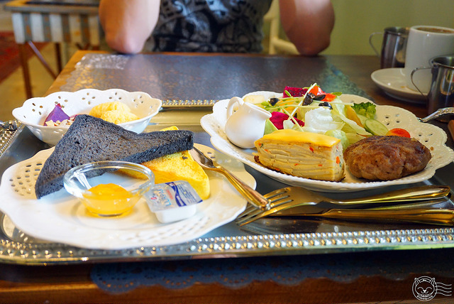 ※ Mirror cafe 魔鏡咖啡 ※【星羽愛美食-台中西區】彷彿來到歐洲的新開幕餐廳- Mirror cafe
