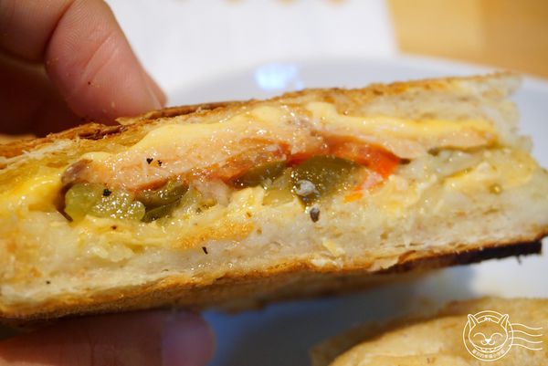 ※ 目覺咖啡 mezamashikohi trio (三店) ※【星羽愛美食-台中】台中人氣早午餐廳，環境兩樣情餐點不合胃口-目覺咖啡