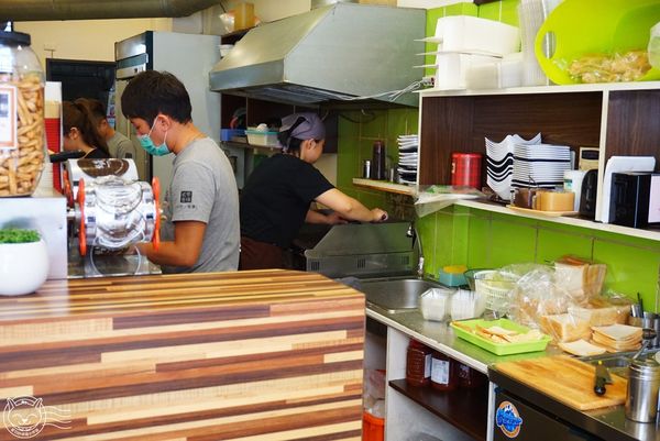 ※ 堡藏 Burger Shop ※【星羽是吃貨-台中】現點現做平價早餐，餐點樣樣料好實在-Burger Shop