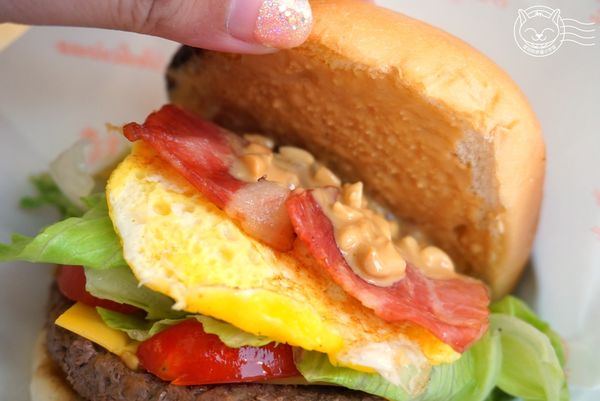 ※ 堡藏 Burger Shop ※【星羽是吃貨-台中】現點現做平價早餐，餐點樣樣料好實在-Burger Shop