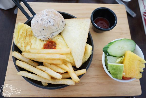 ※ AM食光、小蝸牛市集 ※【星羽愛美食-台中】台中早午餐人氣名店，價格平實餐點口味普通-AM食光