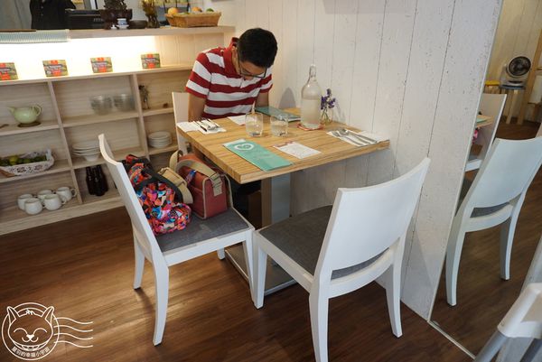 ※ 覺樂Cafe' ※【星羽是吃貨-台中】巷弄中可愛小店，環境舒適餐點原味，假日記得要先訂位~-覺樂