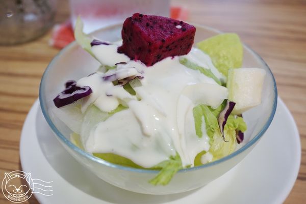 ※ 覺樂Cafe' ※【星羽是吃貨-台中】巷弄中可愛小店，環境舒適餐點原味，假日記得要先訂位~-覺樂