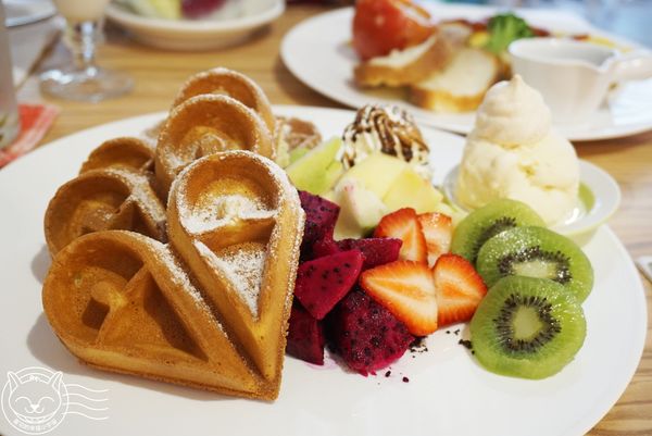 ※ 覺樂Cafe' ※【星羽是吃貨-台中】巷弄中可愛小店，環境舒適餐點原味，假日記得要先訂位~-覺樂