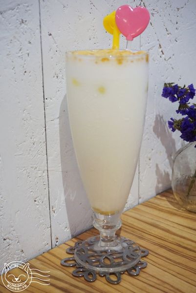 ※ 覺樂Cafe' ※【星羽是吃貨-台中】巷弄中可愛小店，環境舒適餐點原味，假日記得要先訂位~-覺樂