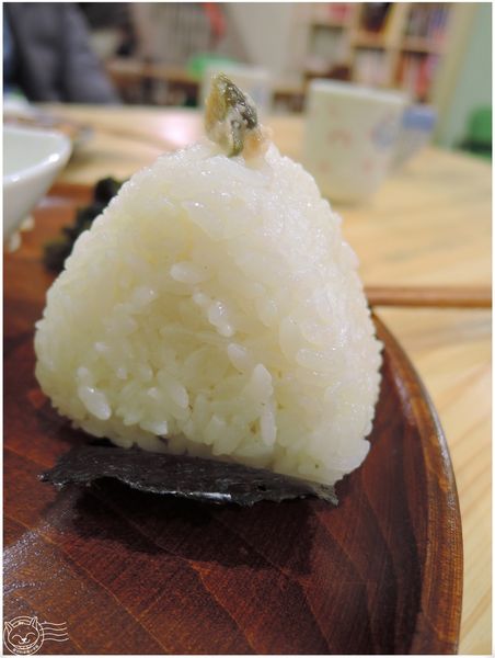 ※ murmur 默默 ※【星羽愛美食-台中】老宅改建舒適環境，飯糰鬆餅都好樸實好精緻好好吃~。-murmur