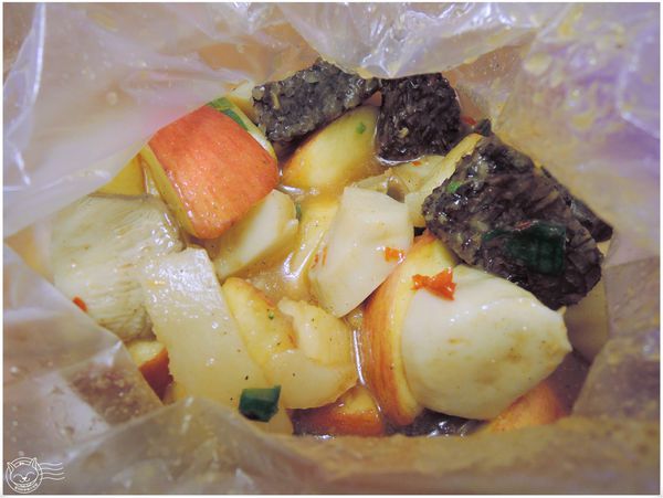 ※ 雞寶貝鹹水雞 ※【星羽愛美食-台中】逢甲夜市好吃鹹水雞，獨特酸辣蘋果酸酸甜甜好涮嘴~。-雞寶貝鹹水雞
