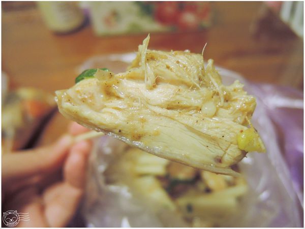 ※ 雞寶貝鹹水雞 ※【星羽愛美食-台中】逢甲夜市好吃鹹水雞，獨特酸辣蘋果酸酸甜甜好涮嘴~。-雞寶貝鹹水雞