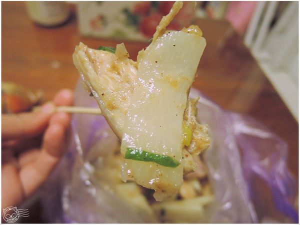 ※ 雞寶貝鹹水雞 ※【星羽愛美食-台中】逢甲夜市好吃鹹水雞，獨特酸辣蘋果酸酸甜甜好涮嘴~。-雞寶貝鹹水雞