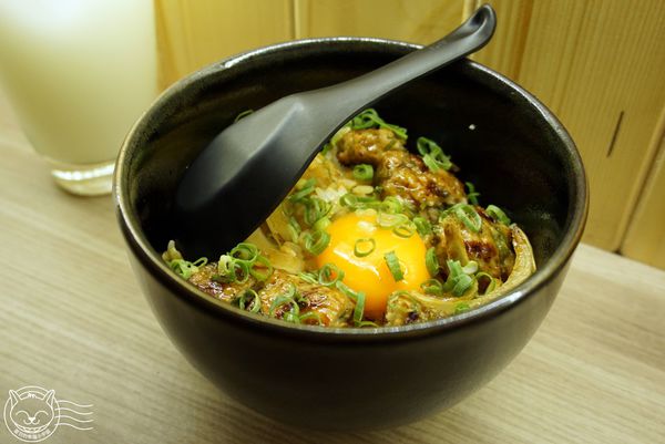 ※ 桐-日式燒烤(KILI yakitori) ※ 【星羽愛美食-台中】7年級小帥哥經營居酒屋-桐日式燒烤