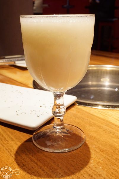 ※ 羊角BAR 炭燒和牛專門 ※【星羽是吃貨-台中】專人桌邊服務，法國白啤酒清爽好滋味-羊角BAR