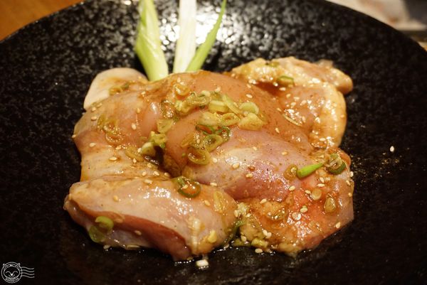 ※ 羊角BAR 炭燒和牛專門 ※【星羽是吃貨-台中】專人桌邊服務，法國白啤酒清爽好滋味-羊角BAR