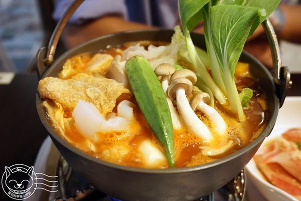 ※ 囍料理 ※【星羽是吃貨-台中】誠懇美味家庭料理，湯頭好喝料好實在，大麥豬讓阿克稱讚不已~。-囍料理
