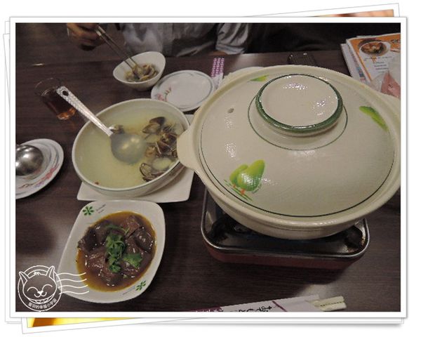 ※ 帝豪花雕雞 ※【星羽愛美食-台中】一鍋兩吃好吃花雕雞，醬濃肉Q湯頭香噴噴-帝豪花雕雞