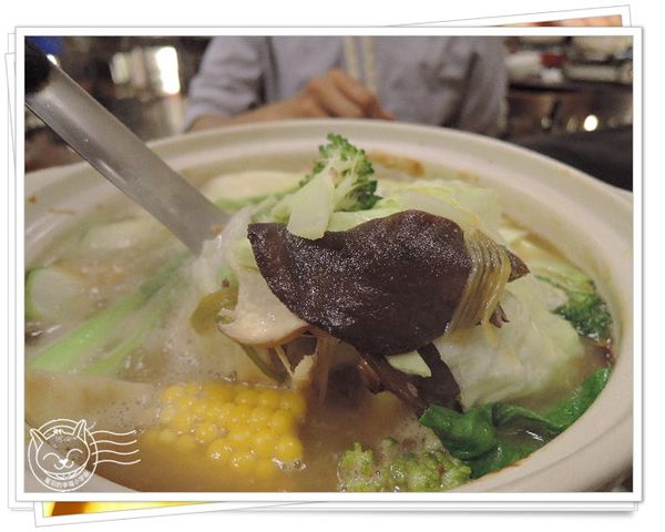 ※ 帝豪花雕雞 ※【星羽愛美食-台中】一鍋兩吃好吃花雕雞，醬濃肉Q湯頭香噴噴-帝豪花雕雞