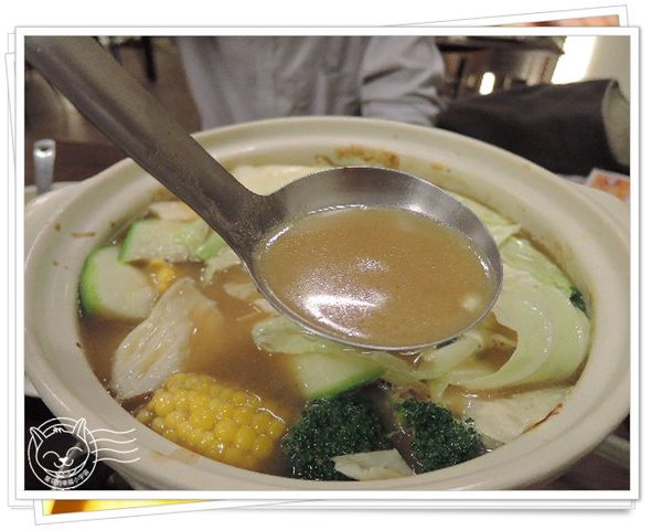 ※ 帝豪花雕雞 ※【星羽愛美食-台中】一鍋兩吃好吃花雕雞，醬濃肉Q湯頭香噴噴-帝豪花雕雞