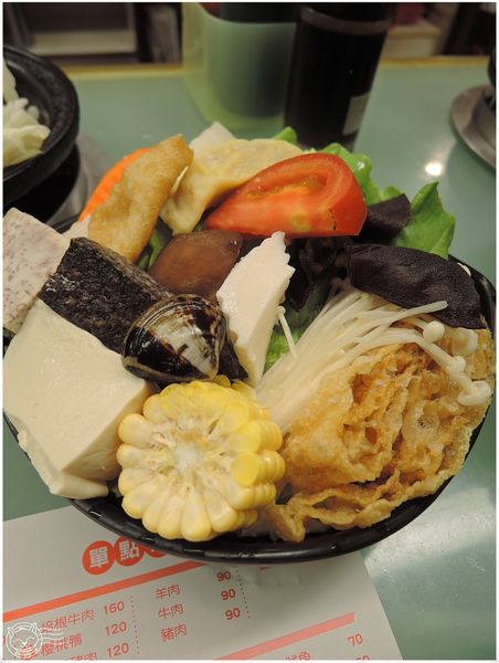 ※ 小園火鍋 ※【星羽愛美食-台中】平價石頭小火鍋,料還滿豐富但總覺得少了什麼~。-小園火鍋 ※ 小園火鍋 ※【星羽愛美食-台中】平價石頭小火鍋,料還滿豐富但總覺得少了什麼~。-小園火鍋