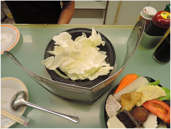 ※ 小園火鍋 ※【星羽愛美食-台中】平價石頭小火鍋,料還滿豐富但總覺得少了什麼~。-小園火鍋 ※ 小園火鍋 ※【星羽愛美食-台中】平價石頭小火鍋,料還滿豐富但總覺得少了什麼~。-小園火鍋